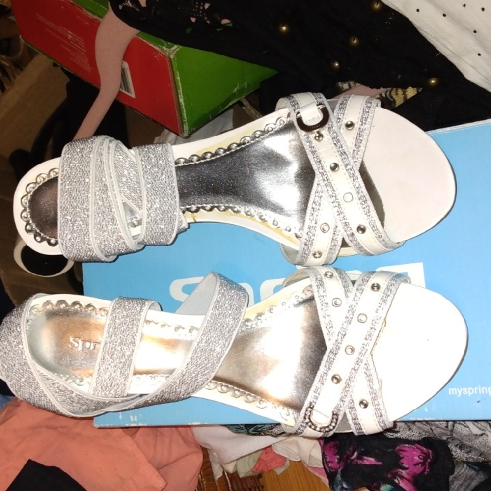 Spring white and silver heels sz 8.5 /39 new in box